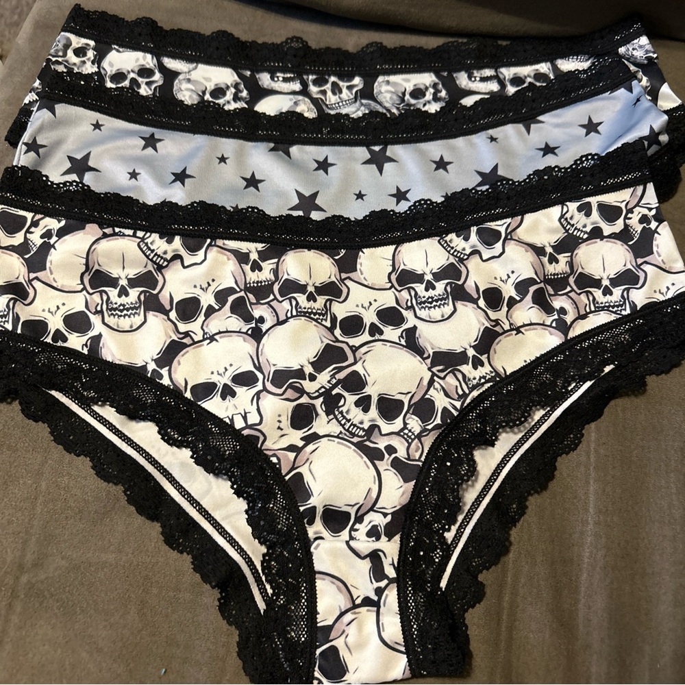 Morvia 3pk lace trim Skater goth Emo panties L skulls stars Lingerie Underwear
